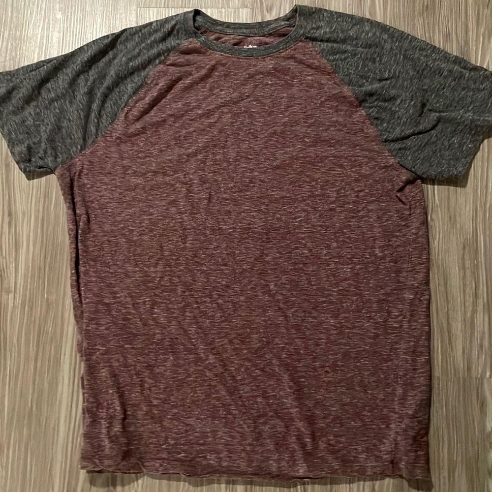 Heather gray baseball tee